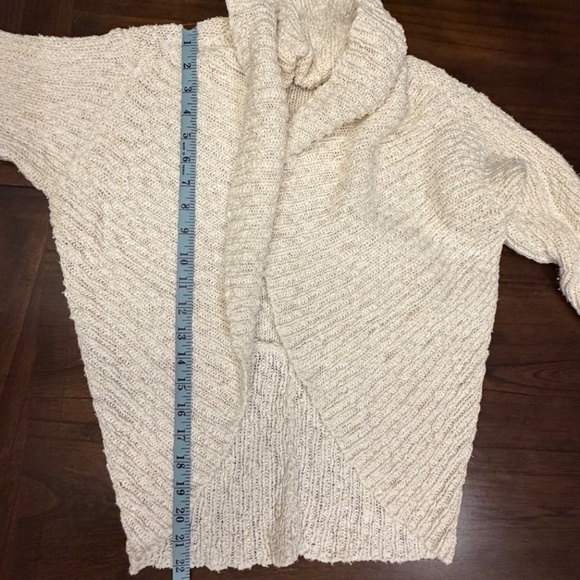 White House Black Market Cream with gold accent thread cardigan sweater, Size L - Picture 9 of 10